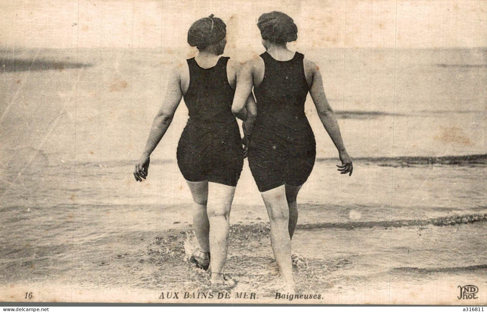 Aux Bains De Mer Baigneuses - Swimming