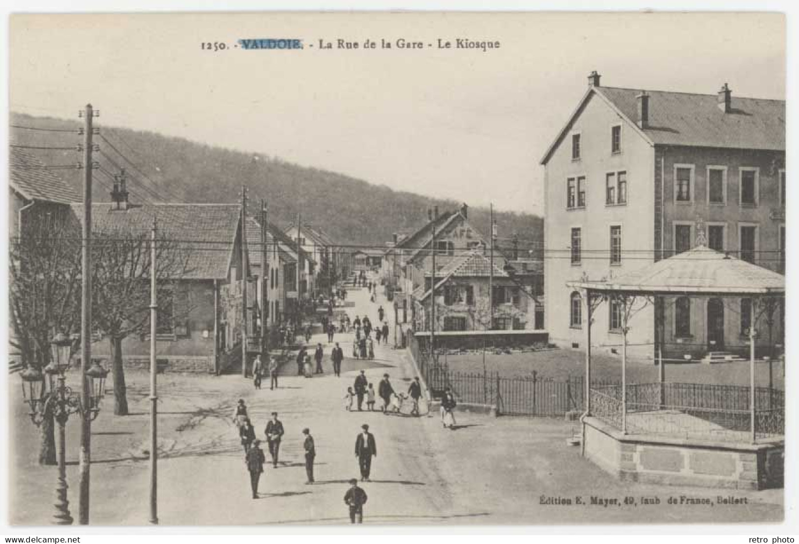 Cpa Valdoie - La Rue De La Gare - Le Kiosque - Valdoie