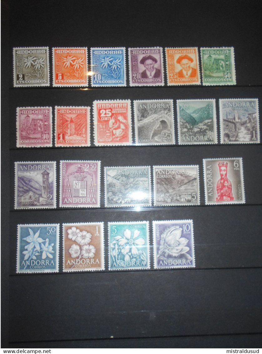 Andorre Espagnol  Collection , 21 Timbres Neufs ( Charniere) - Collections