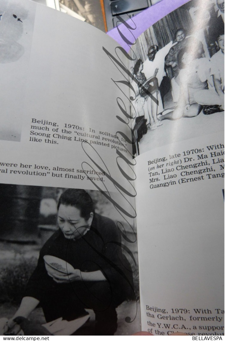 Woman in World History Soong Ching Ling Mme Sun Yatsen Israel Epstein New World Press scarce rare