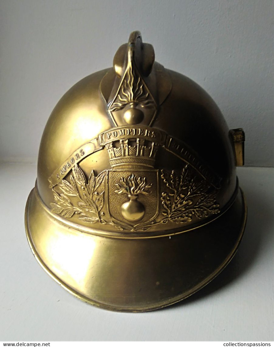 - Casque De Pompier Modèle 1895 De Frebecourt - 88 Vosges - - Casques & Coiffures