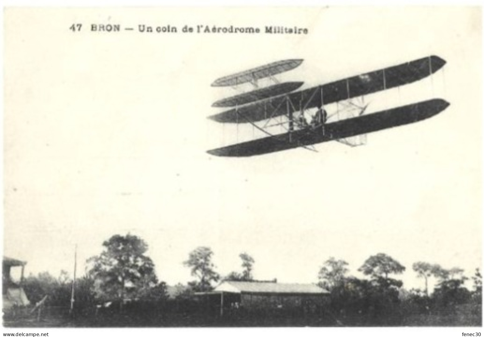 69 Bron Un Coin De L'Aérodrome Militaire - Bron