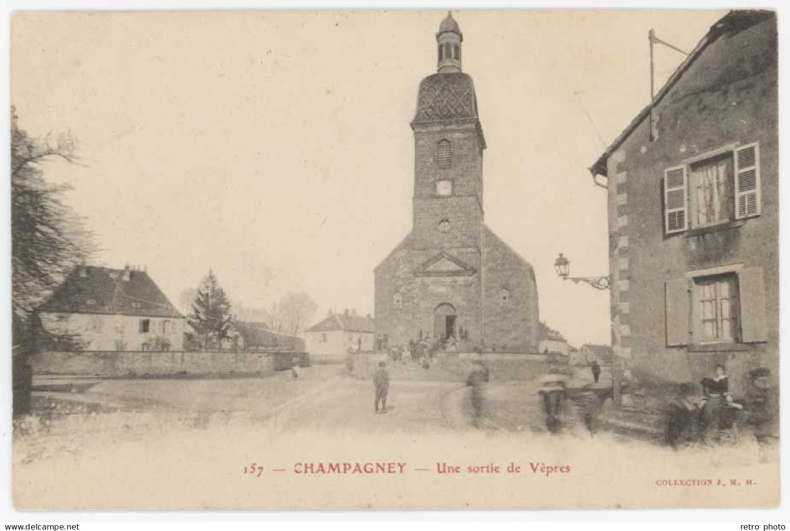 Cpa Champagney - Une Sortie Des Vêpres - Champagney