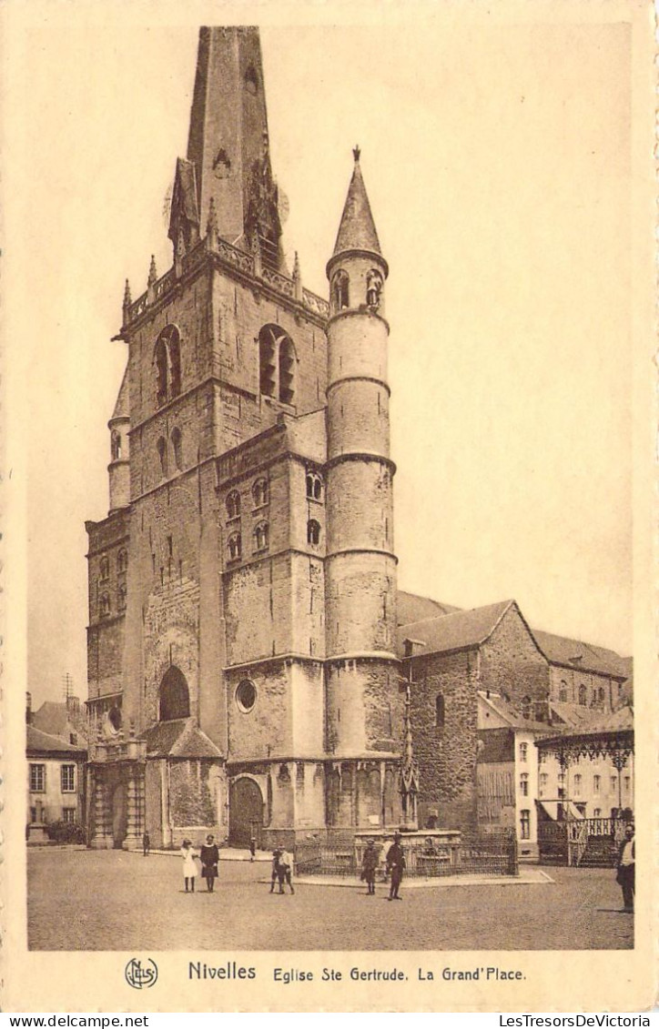 BELGIQUE - NIVELLES - Eglise Ste Gertrude - La Grand'Place - Edit Debauque - Carte Postale Ancienne - Nivelles
