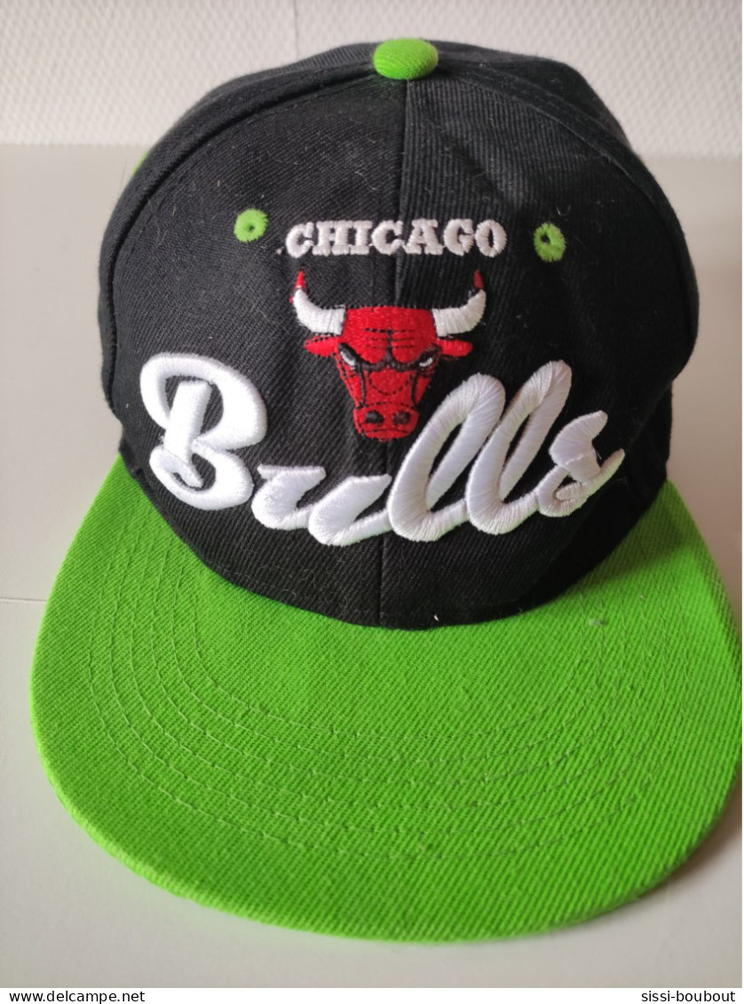 Casquette Avec Publicité " Chicago Bulls " - 4 Couleurs - Broderie - Casquettes & Bobs