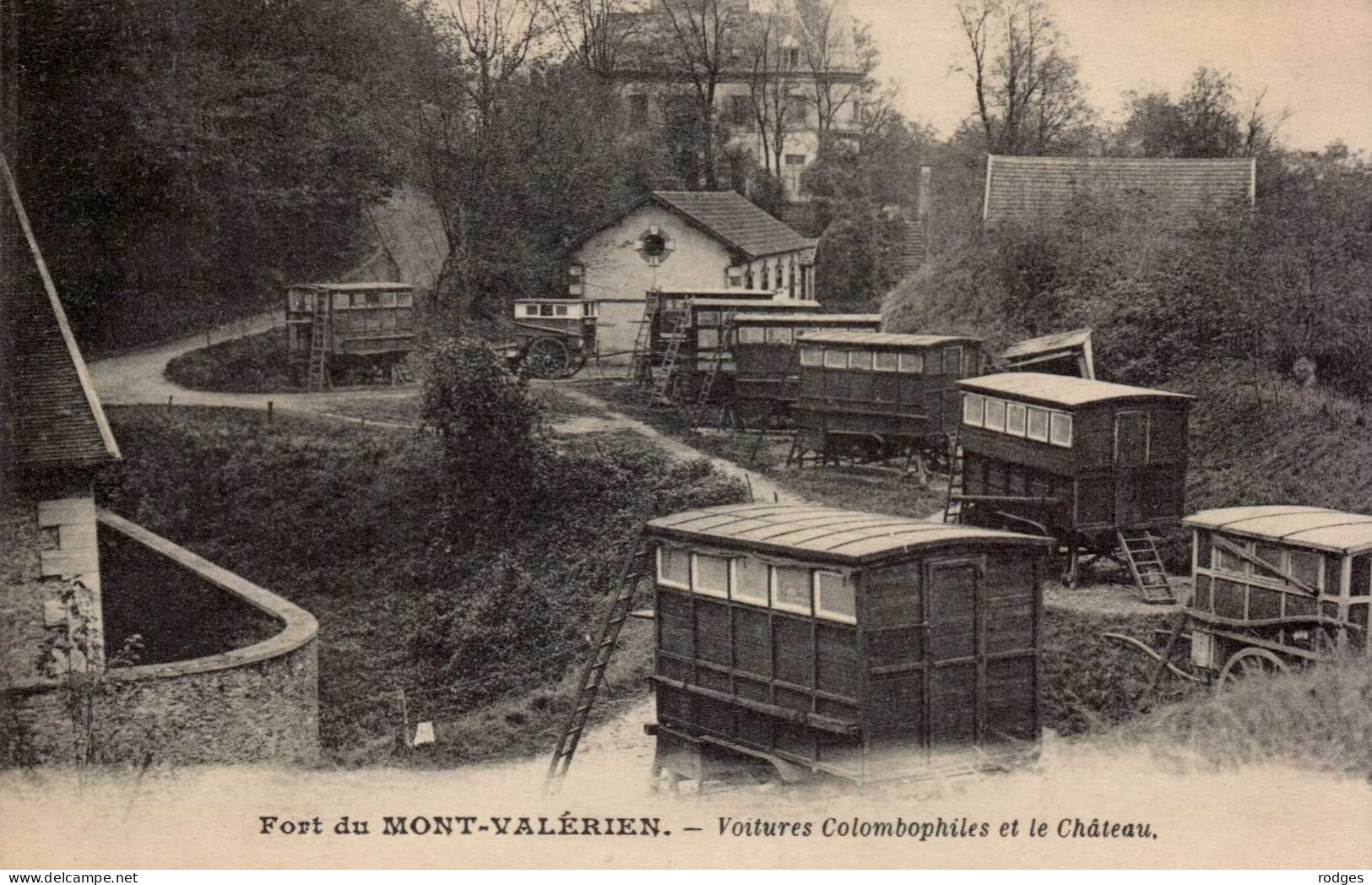 92 , Cpa  Fort Du Mont Valérien , Voitures Colombophiles Et Le Chateau  (01076.S2) - Mont Valerien