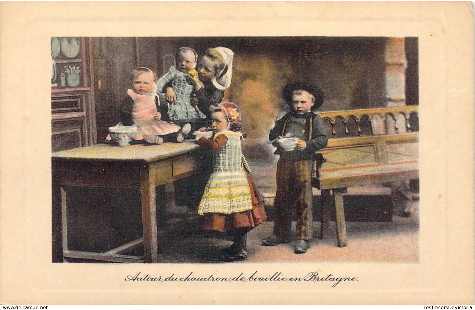 FOLKLORE - COSTUMES - Autour Du Chaudron De Bouillie En Bretagne - Carte Postale Ancienne - Costumes