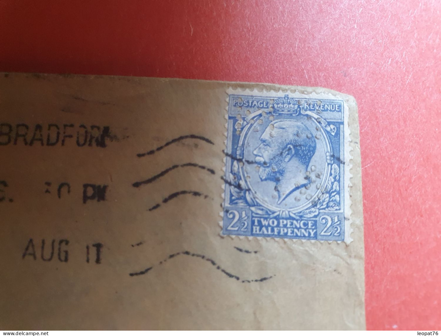 GB - Perforé Sur Enveloppe Commerciale De Bradford Pour La Suisse En 1917 Avec Contrôle Postal - Réf 997 - Gezähnt (perforiert)