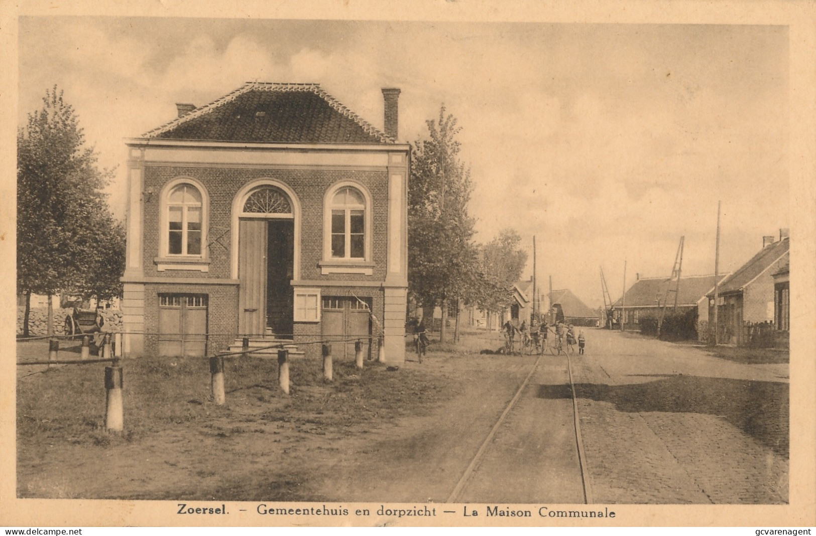 ZOERSEL   GEMEENTEHUIS EN DORPZICHT       2 SCANS - Zörsel