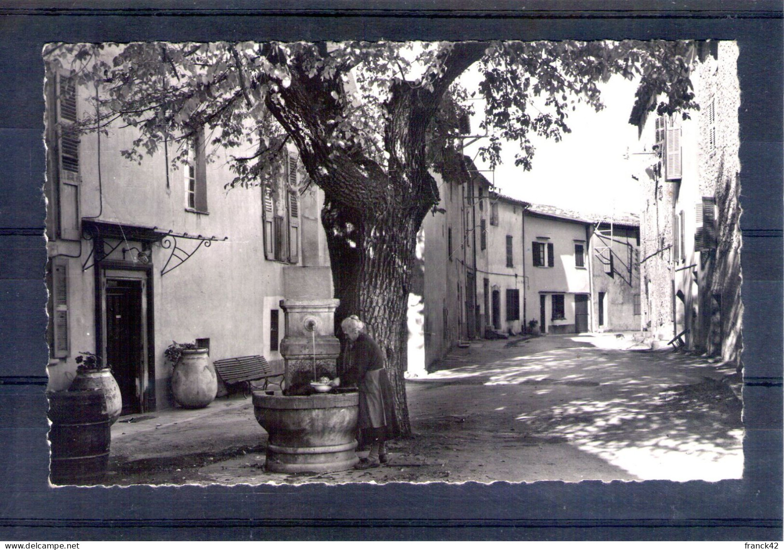 83. Montauroux. Vieille Chapelle Et Prieuré. Cpsm Petit Format - Montauroux