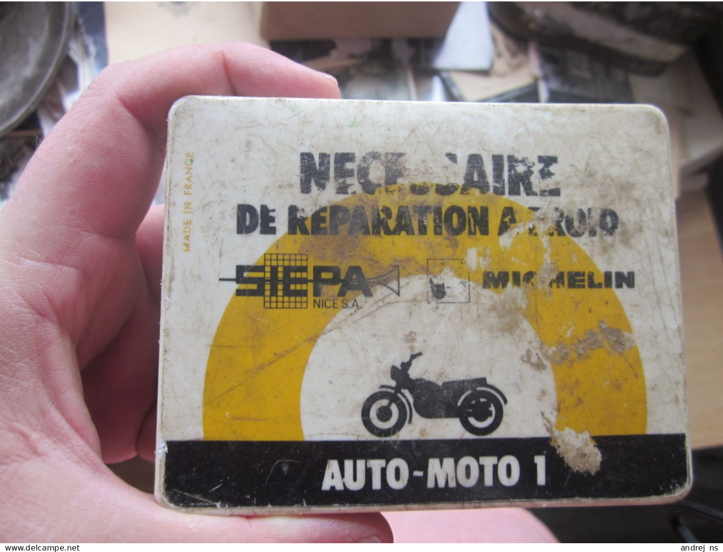 An Old Plastic Box Necessaire De Reparation Siepa Michelin  Auto Moto Made In France - Motos