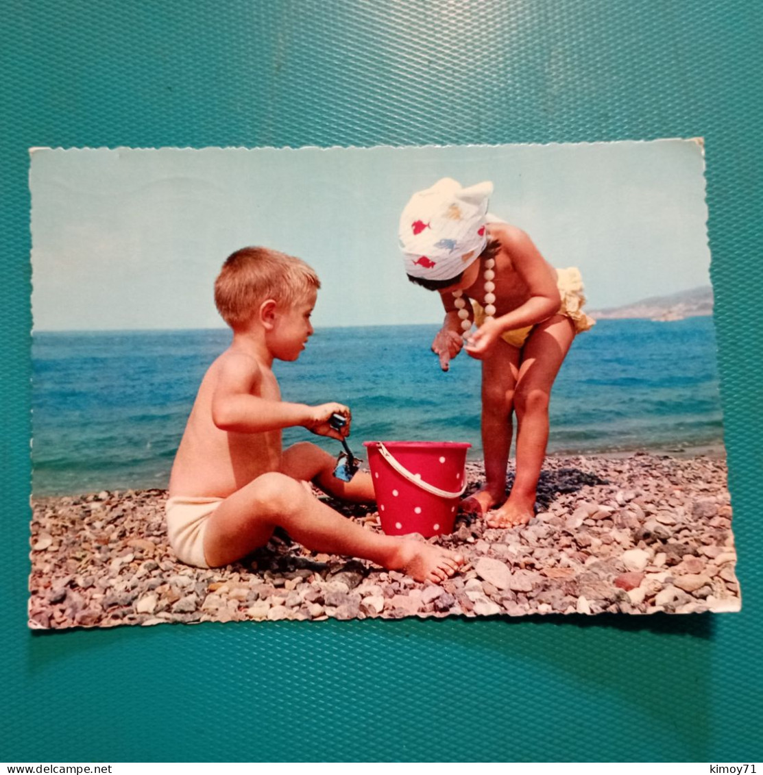 Cartolina Bambini In Spiaggia. Viaggiata 1968 - Groupes D'enfants & Familles