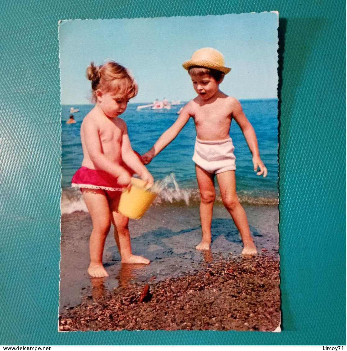 Cartolina Bambini In Spiaggia. Viaggiata 1968 - Groupes D'enfants & Familles