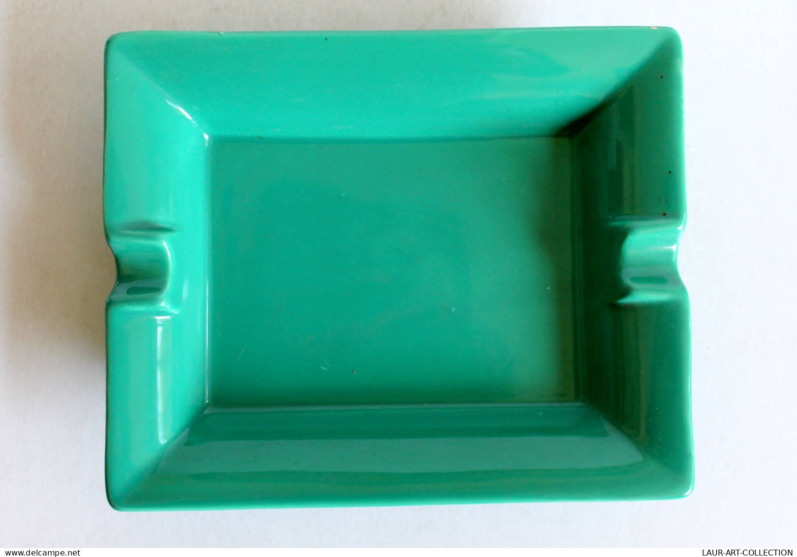 JOLI ANCIEN GRAND CENDRIER VINTAGE en FAIENCE VERT EMERAUDE VERNIS 19x15,5x3,5cm / OBJET DU FUMEUR TABAC (1505.11)