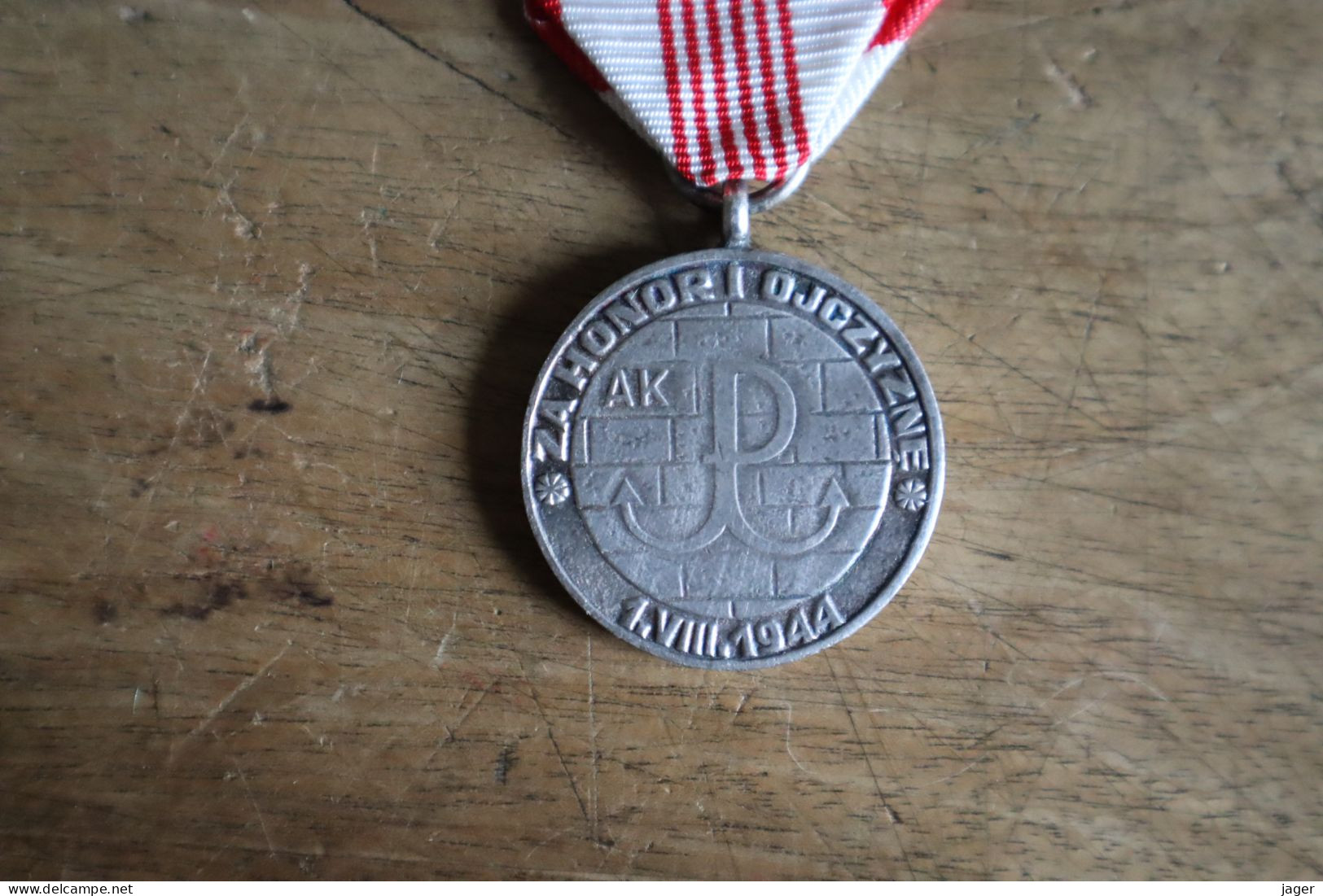 Médaille POLOGNE 1939 1945   1 VIII 1944   WWII - Otros & Sin Clasificación