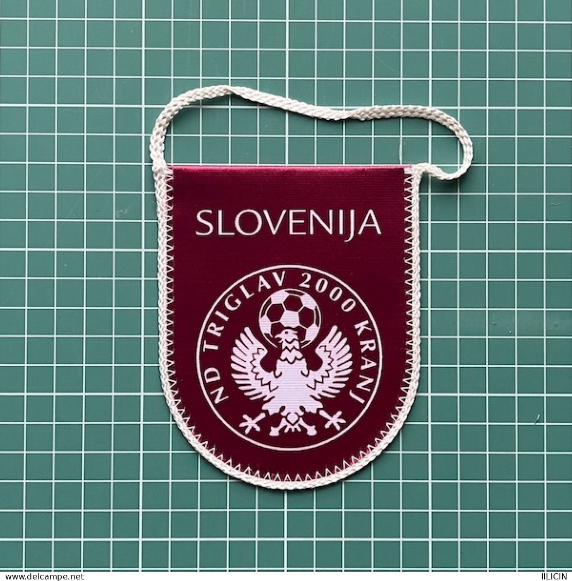 Flag Pennant Banderín ZA000596 - Football Soccer Slovenia Triglav 2000 Kranj - Habillement, Souvenirs & Autres