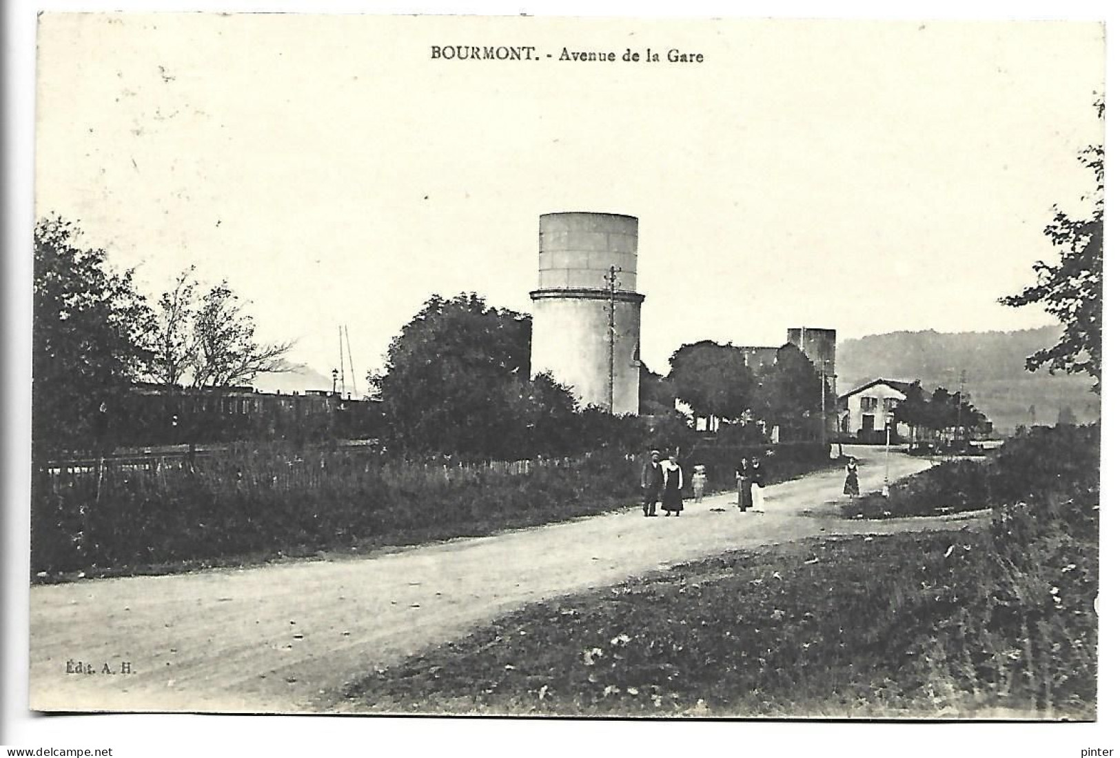 BOURMONT - Avenue De La Gare - Château D'eau - Bourmont