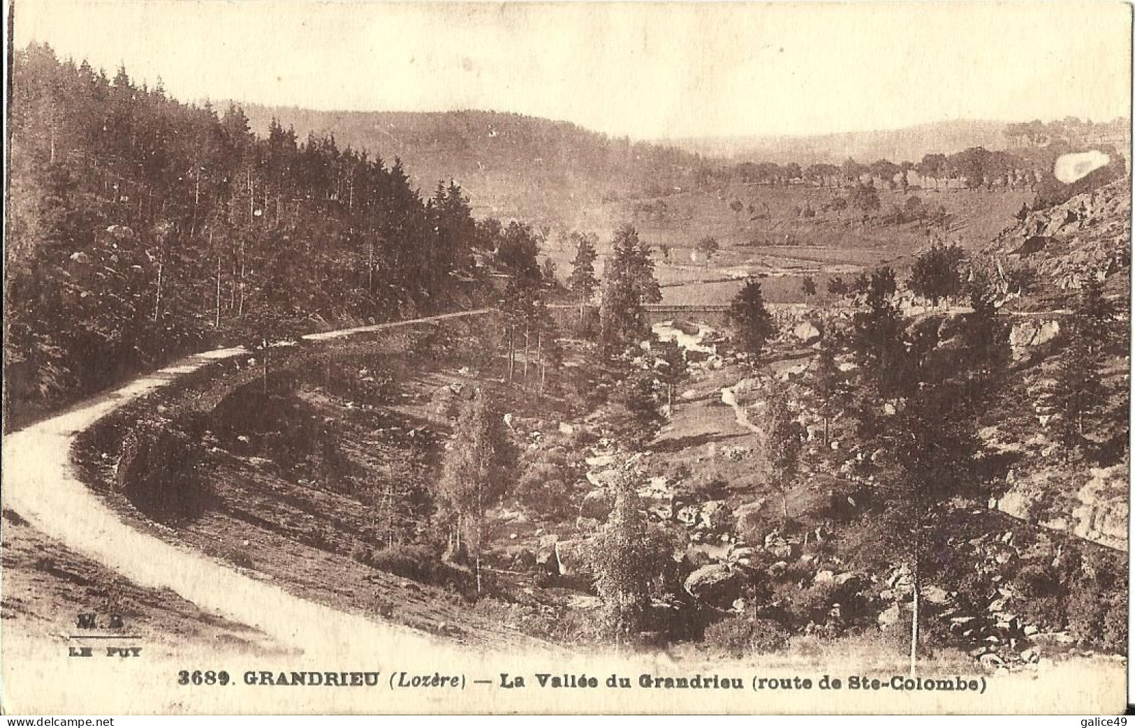 8671 CPA Grandrieu ( Gandrieux ) - La Vallée Du Grandrieu - Route De Ste Colombe - Gandrieux Saint Amans