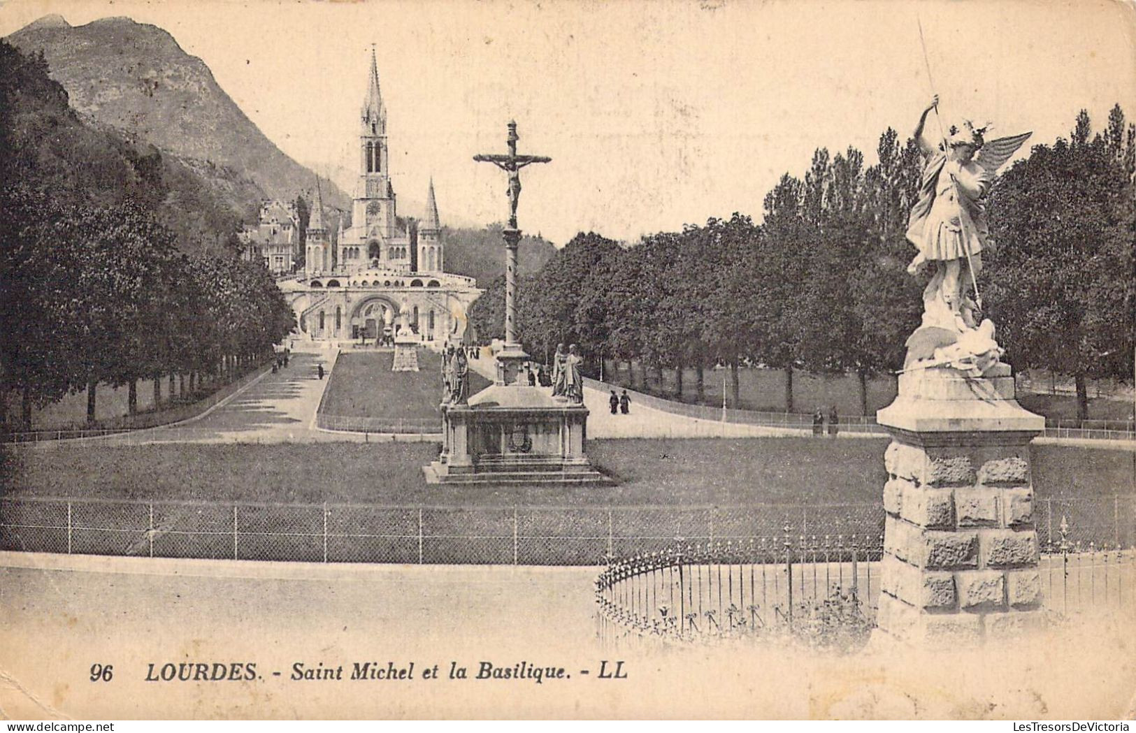 FRANCE - 65 - LOURDES - Saint Michel Et La Basilique - LL - Carte Postale Ancienne - Lourdes