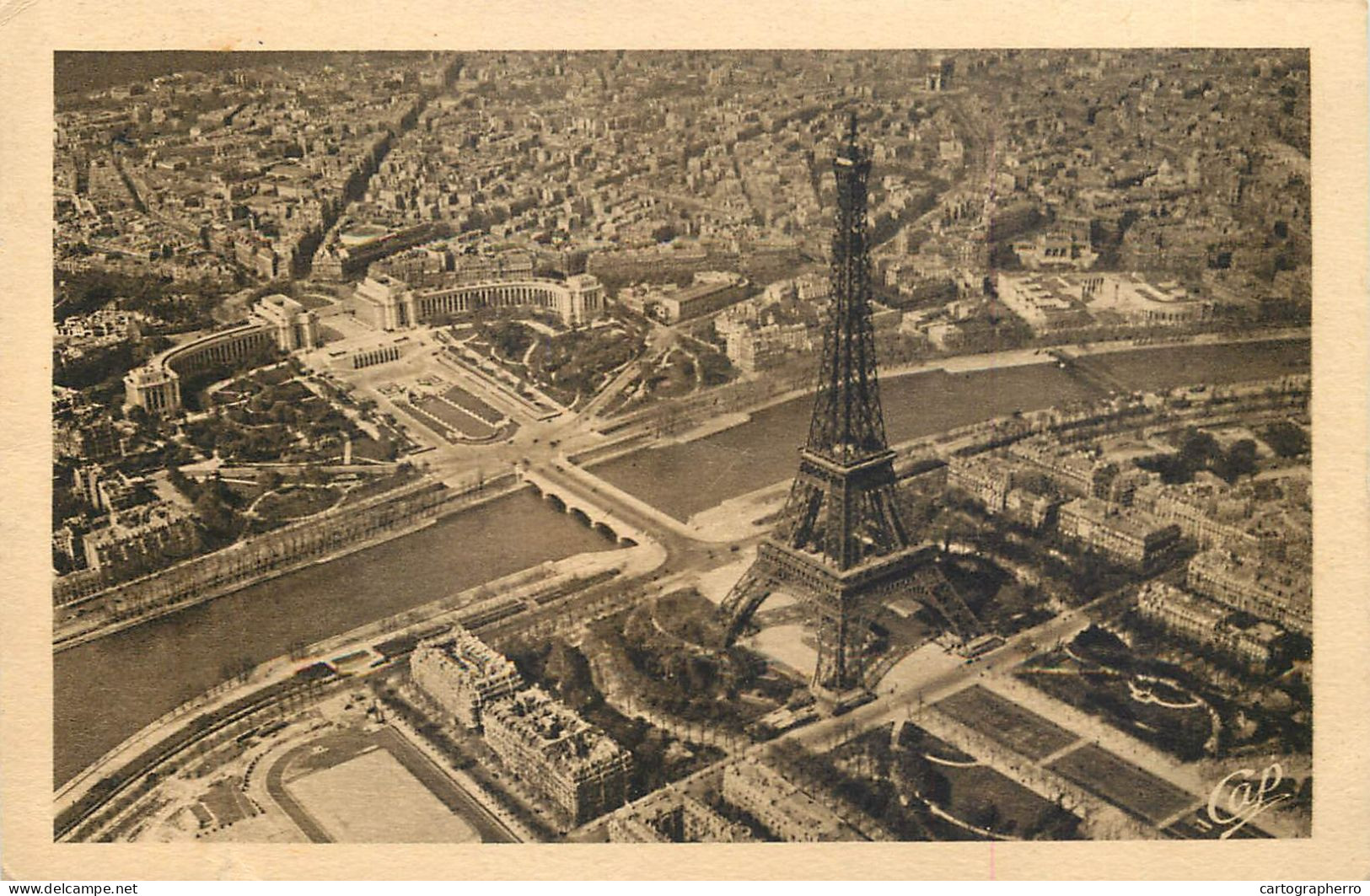 France Paris La Tour Eiffel, Palais De Chaillot & L'Arc De Triomphe Vue Aerienne - Tour Eiffel