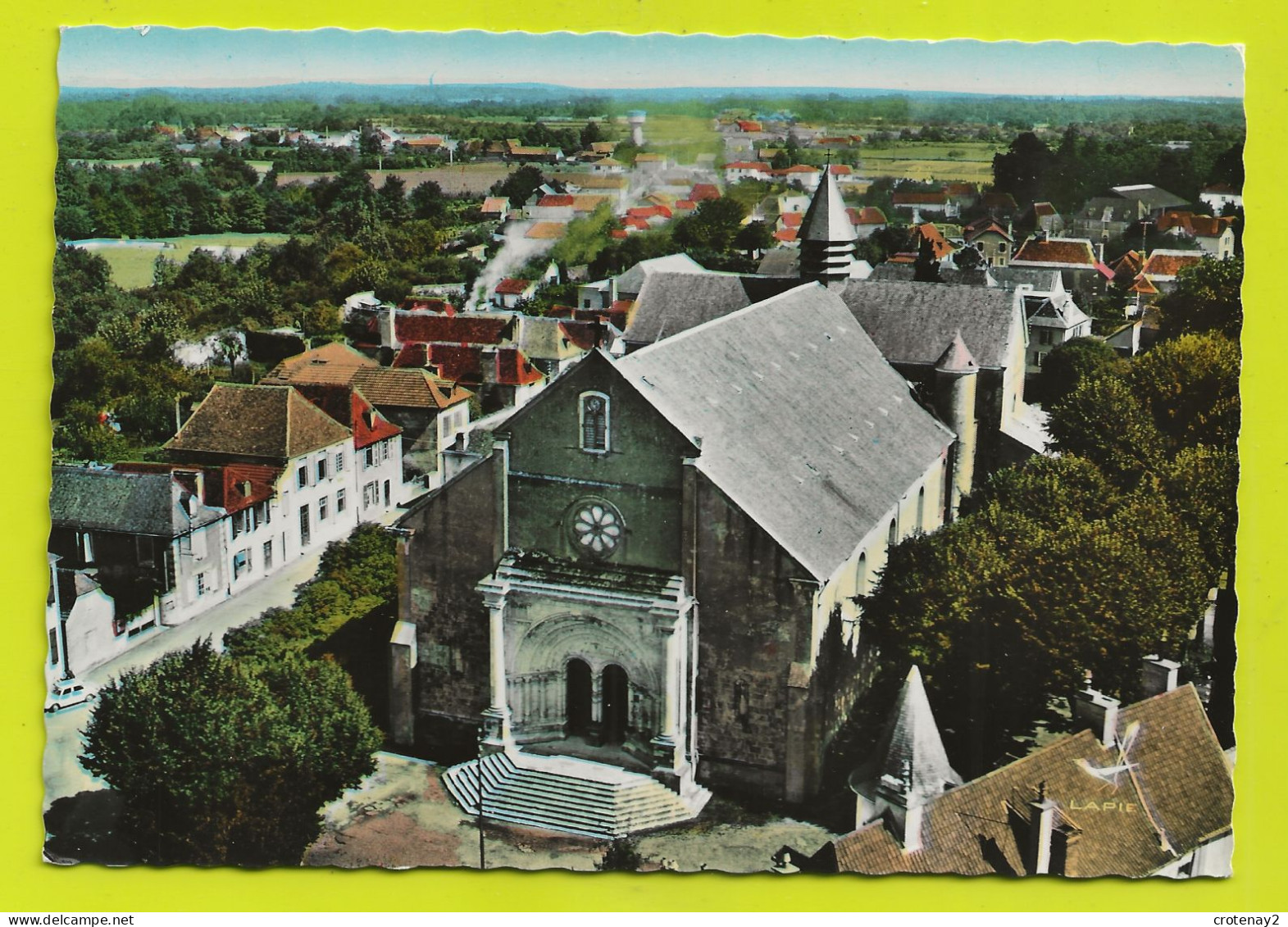 64 En Avion Au Dessus De LESCAR N°2 La Cathédrale Le Château D'eau Simca 1000 VOIR DOS - Lescar