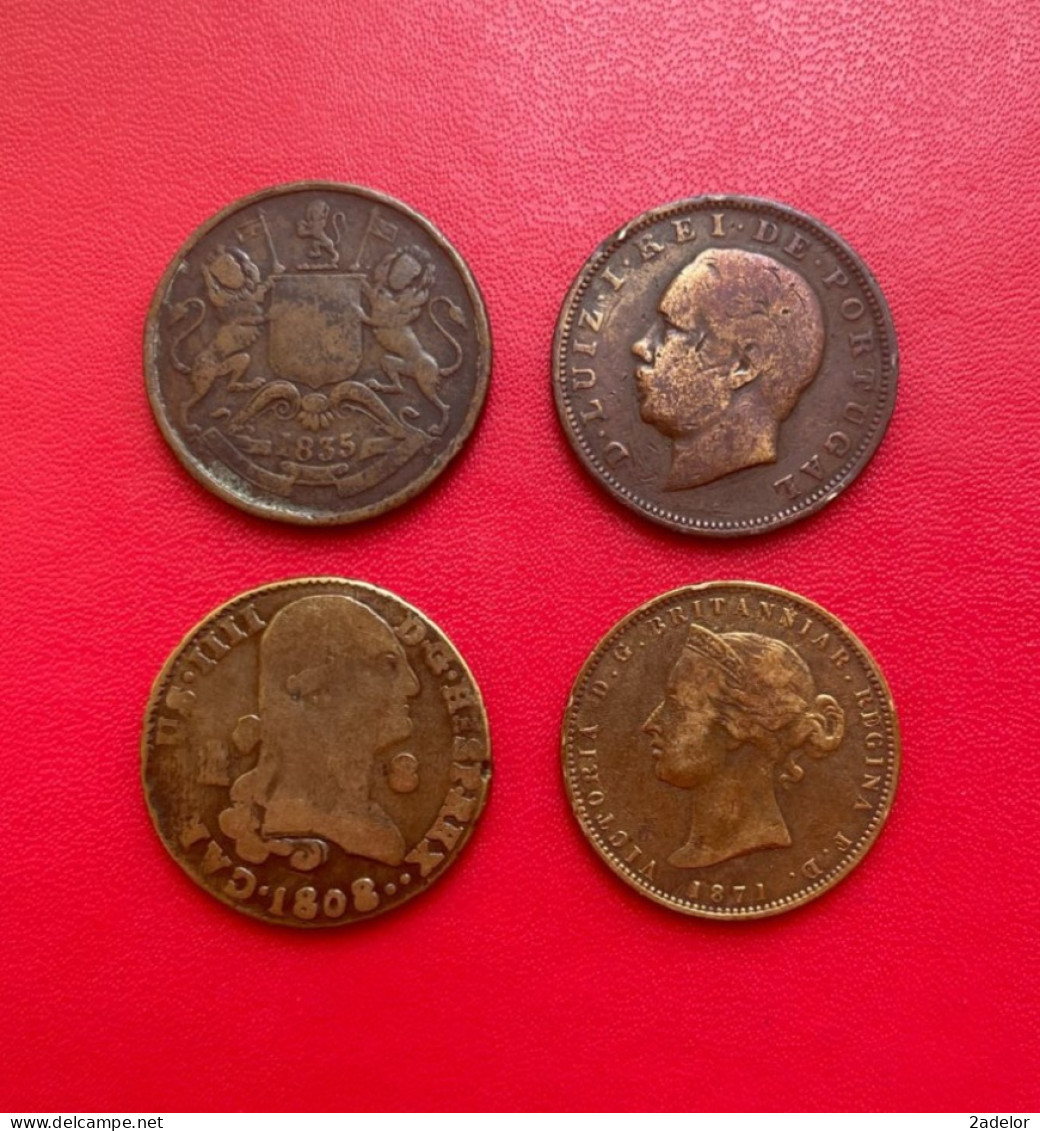 Beau Lot De 4 Monnaies Du Monde à Découvrir Et à Définir. - Collections & Lots