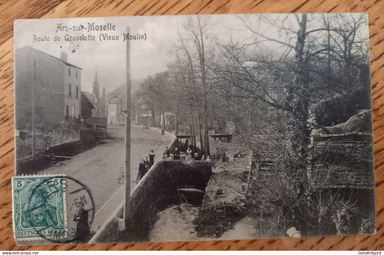 Ars Sur Moselle - Route De Gravelotte - Vieux Moulin - Pont De Pierres - L'Eglise Au Fond - Ars Sur Moselle