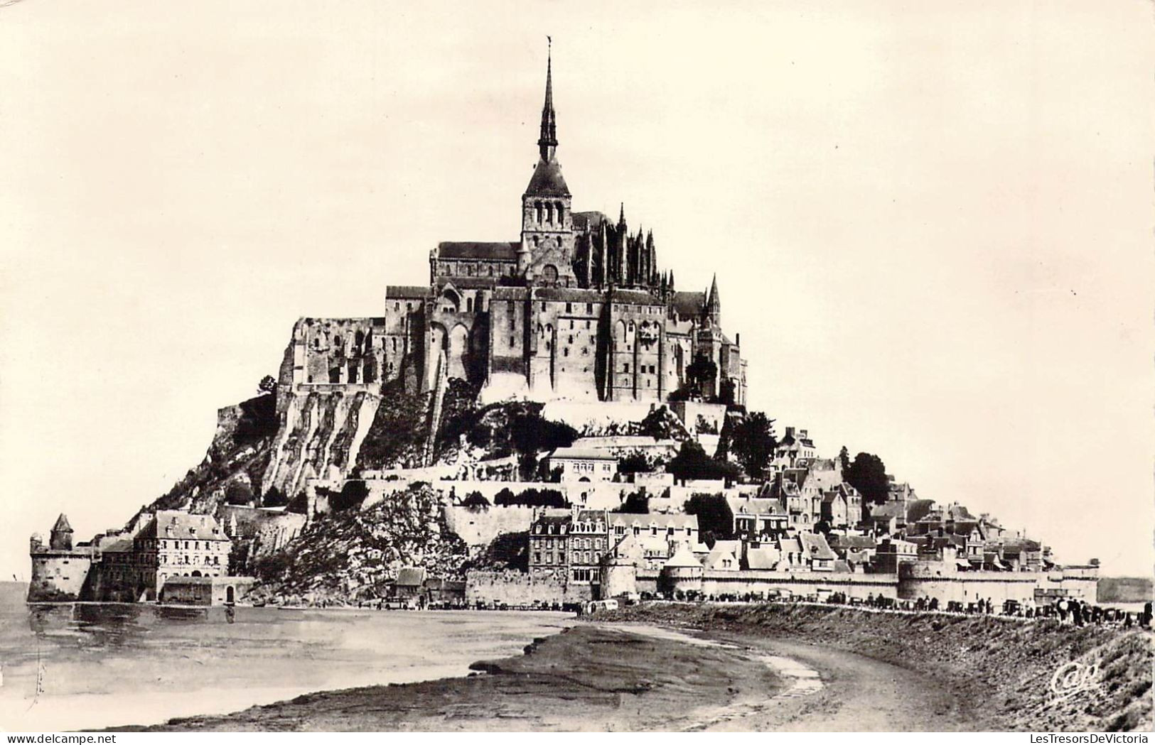 FRANCE - 50 - LE MONT ST MICHEL - Vue Prise De La Digue - Carte Postale Ancienne - Le Mont Saint Michel