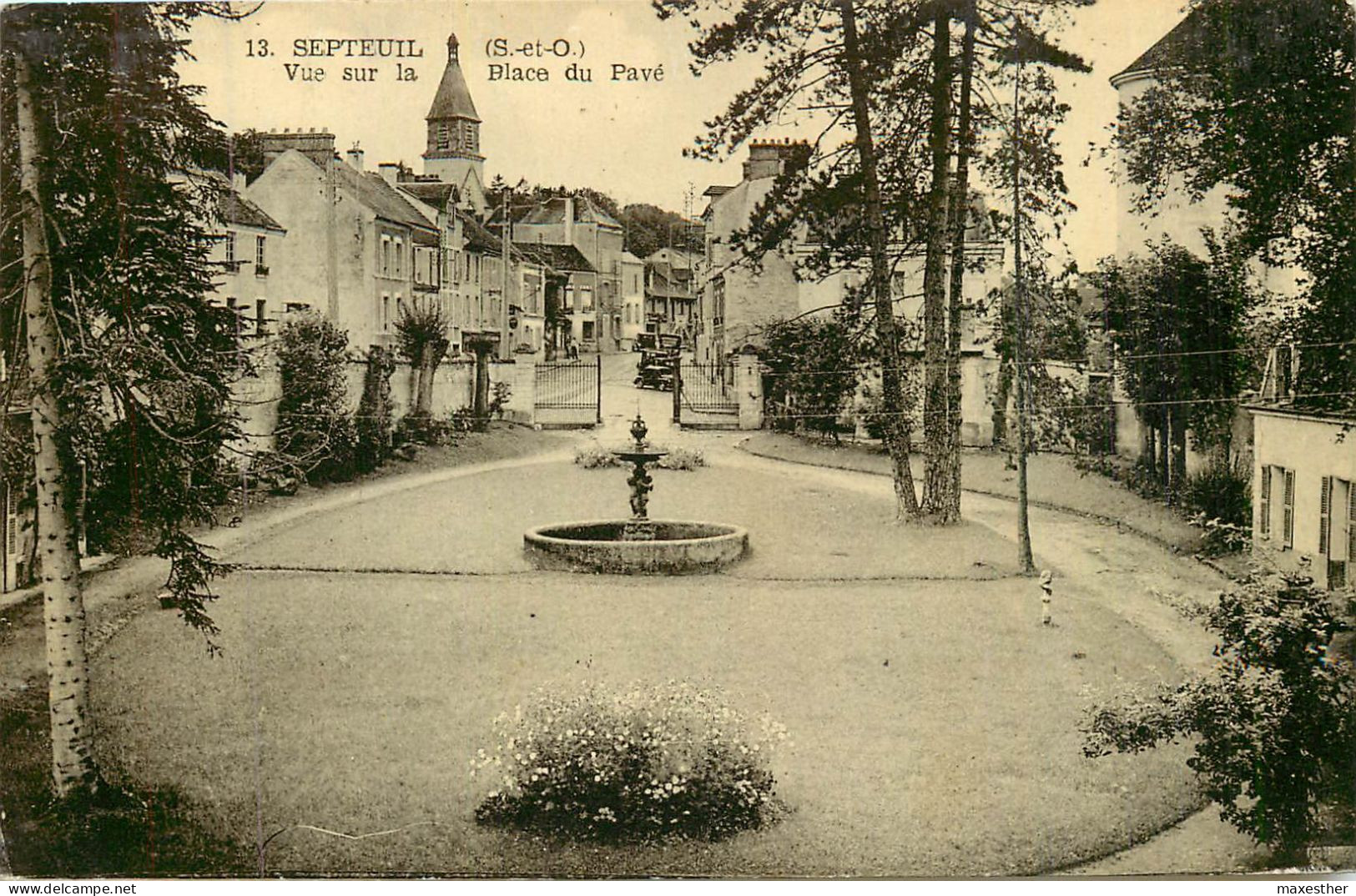 SEPTEUIL Vue Sur La Place Du Pavé (fontaine) - Septeuil