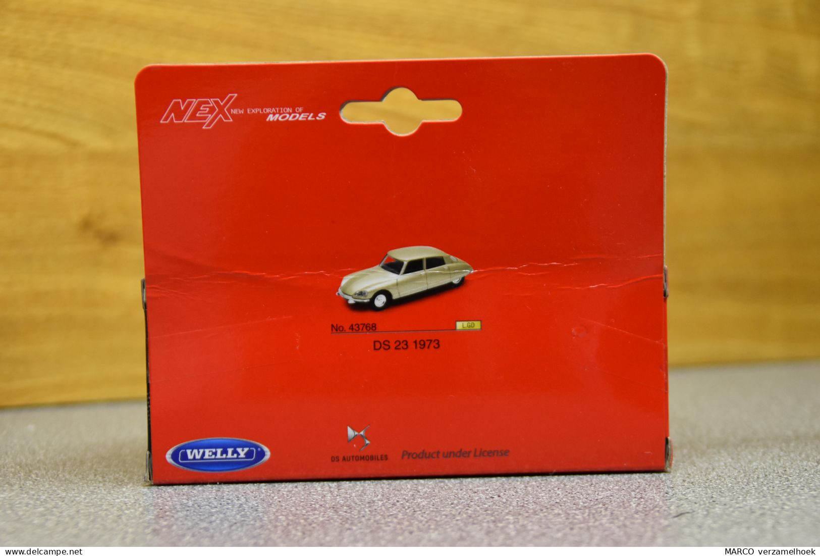 43768 (rood) Welly NEX Citroën DS23 1973 Scale 1:43 - Welly