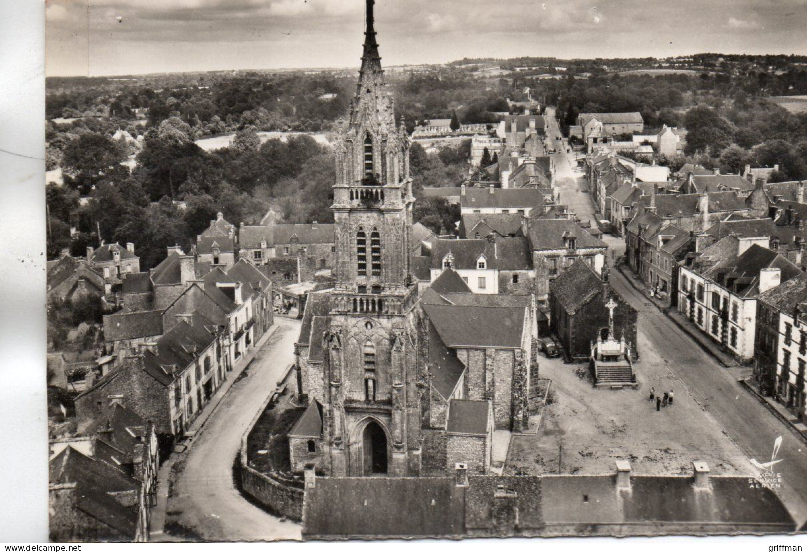 EN AVION AU DESSUS DE SAINT JEAN DE BREVELAY L'EGLISE ET LE BOURG CPSM 10X15 TBE - Saint Jean Brevelay