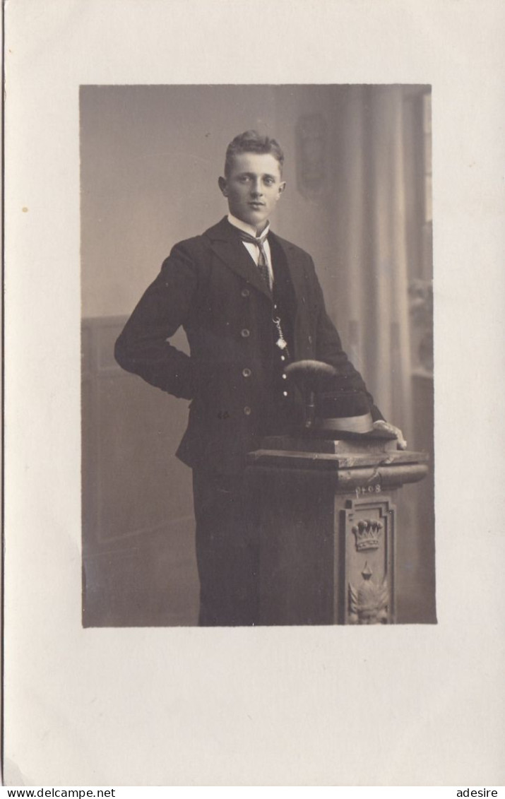 Junger Mann Mit Hut Und Gamsbart, Fotokarte Um 1910, Rückseitig ... - Europe