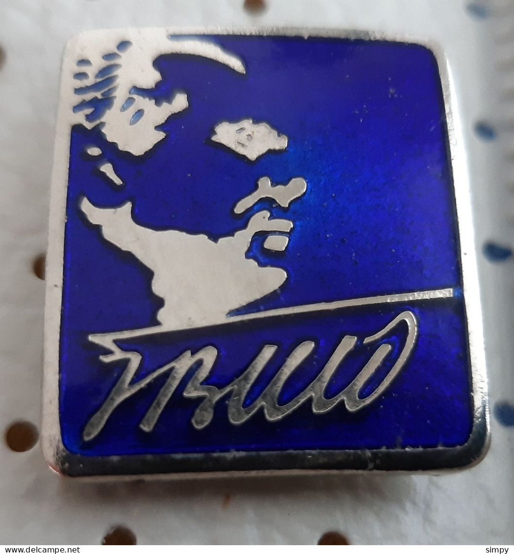 Josip Broz Tito Signature Yugoslavia Enamel Pin - Personnes Célèbres