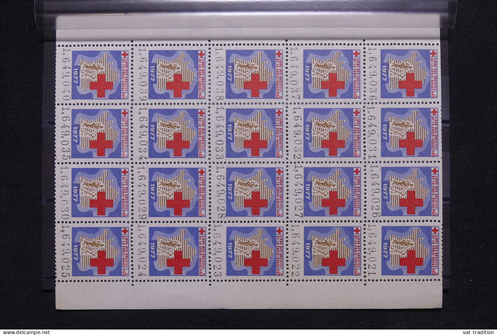 VIGNETTES - Croix Rouge - A 388 - Red Cross