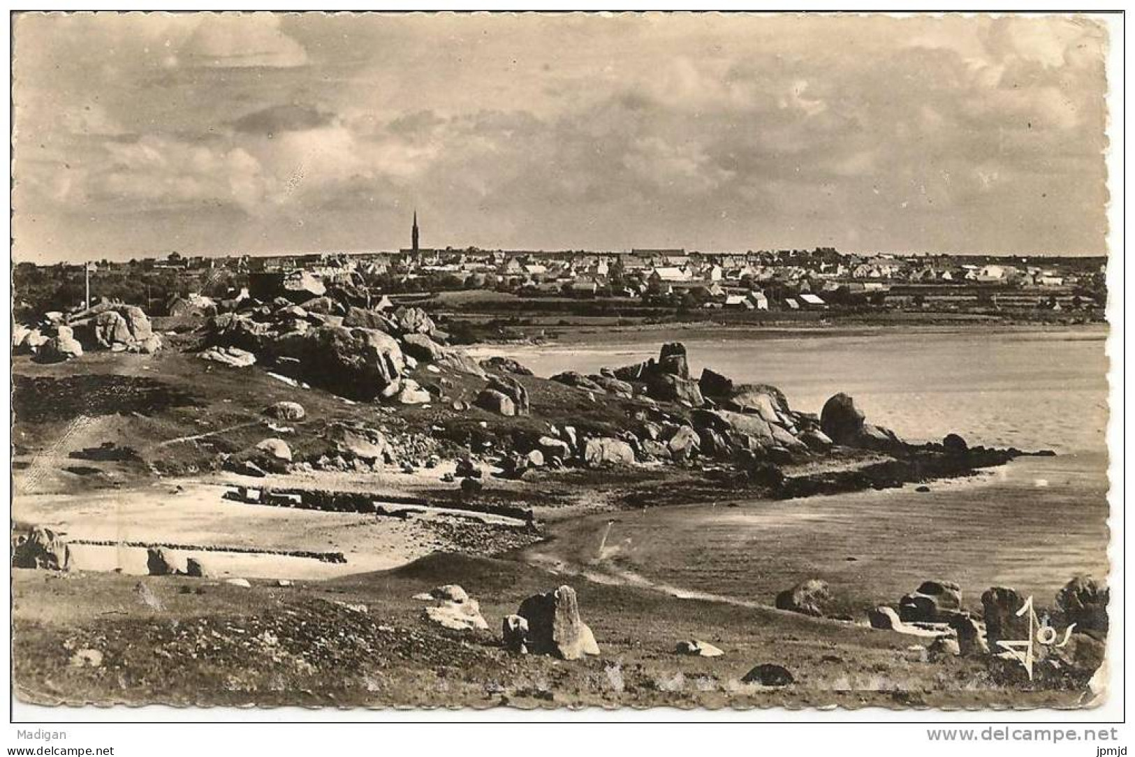 29 - PLOUESCAT - Vue Générale Du Bourg Prise Des Petites Criques De L'anse De Kernic - Ed. JOS N° 0891 - Plouescat