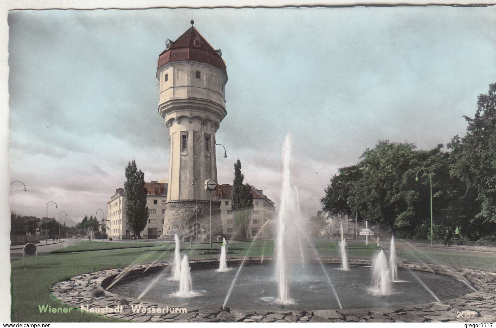 C9571) WIENER NEUSTADT - Wasserturm U. Brunnen  Mit Straße ALT ! - Wiener Neustadt