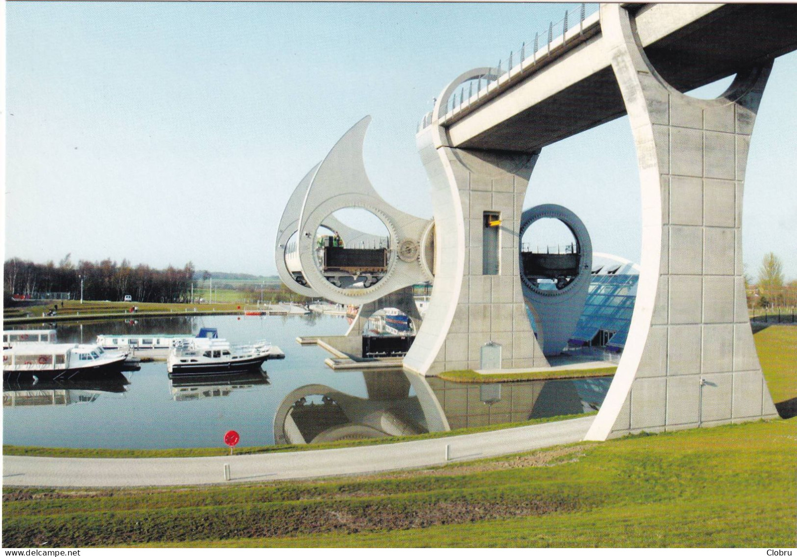 Ecosse, Falkirk,  Wheel Rotating Boat Lift, Behind The Wheel - Stirlingshire