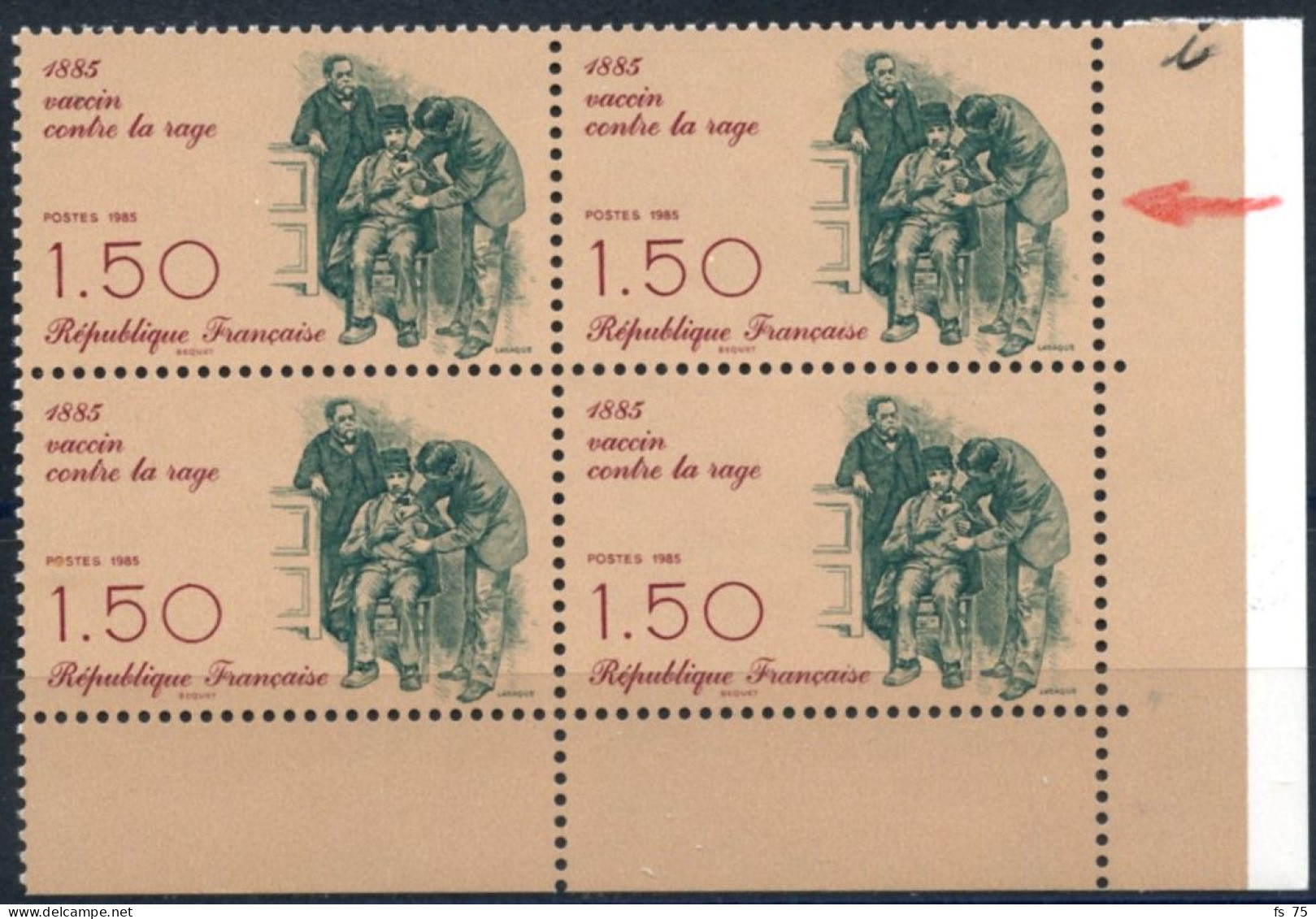 FRANCE - N°2371 1F50 VACCIN CONTRE LA RAGE I DE FRANCAISE SANS POINT DANS UN BLOC DE 4 SANS CHARNIERE ** - Unused Stamps