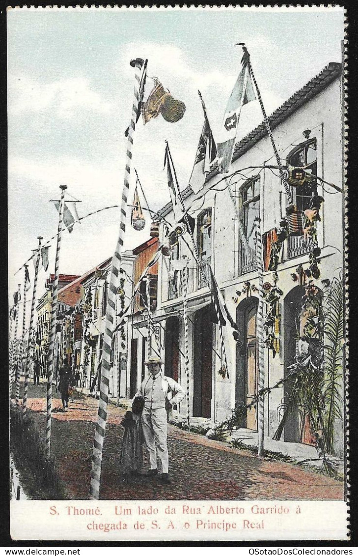 Postal S. Tomé E Principe - S. Thomé - Um Lado Da Rua Alberto Garrido Chegada De S. A. O Principe Real - CPA Anime Etnic - Sao Tomé E Principe