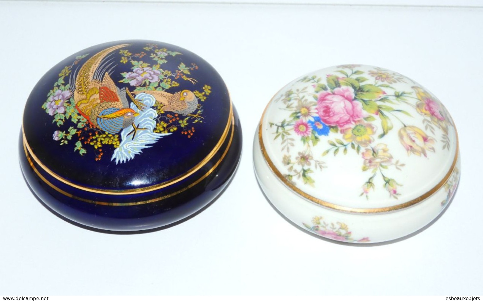 -2 ANCIENNES BOITES BONBONNIERES PORCELAINE LIMOGES BLANCHE & BLEU De FOUR    E - Limoges (FRA)