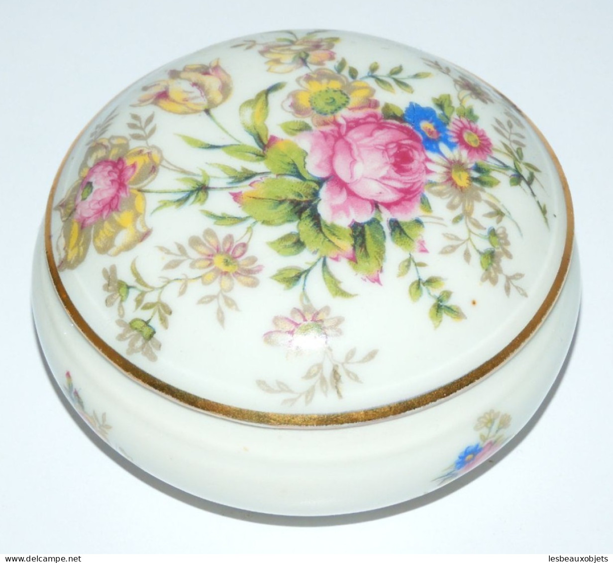 -2 ANCIENNES BOITES BONBONNIERES PORCELAINE LIMOGES BLANCHE & BLEU de FOUR    E