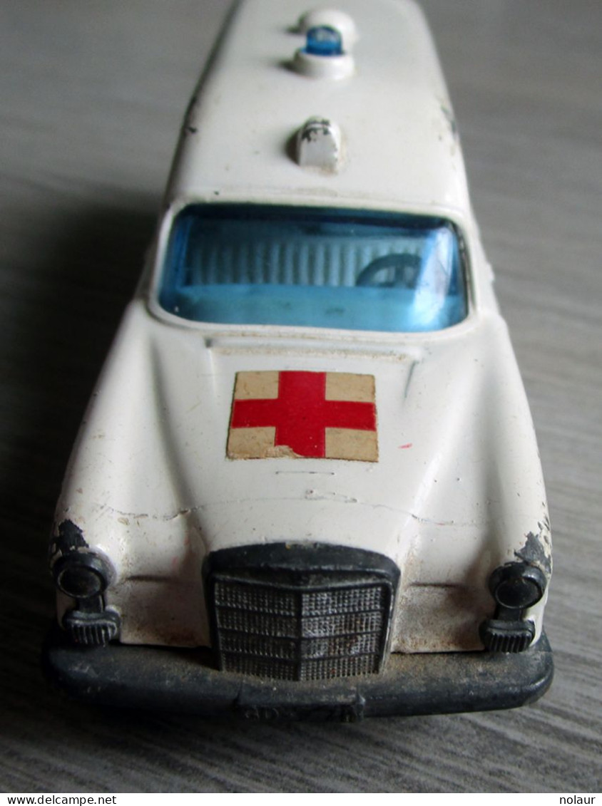 Mercedes Benz - Binz Ambulance - Matchbox SpeedKings K 26 - 1/45 ème - Matchbox