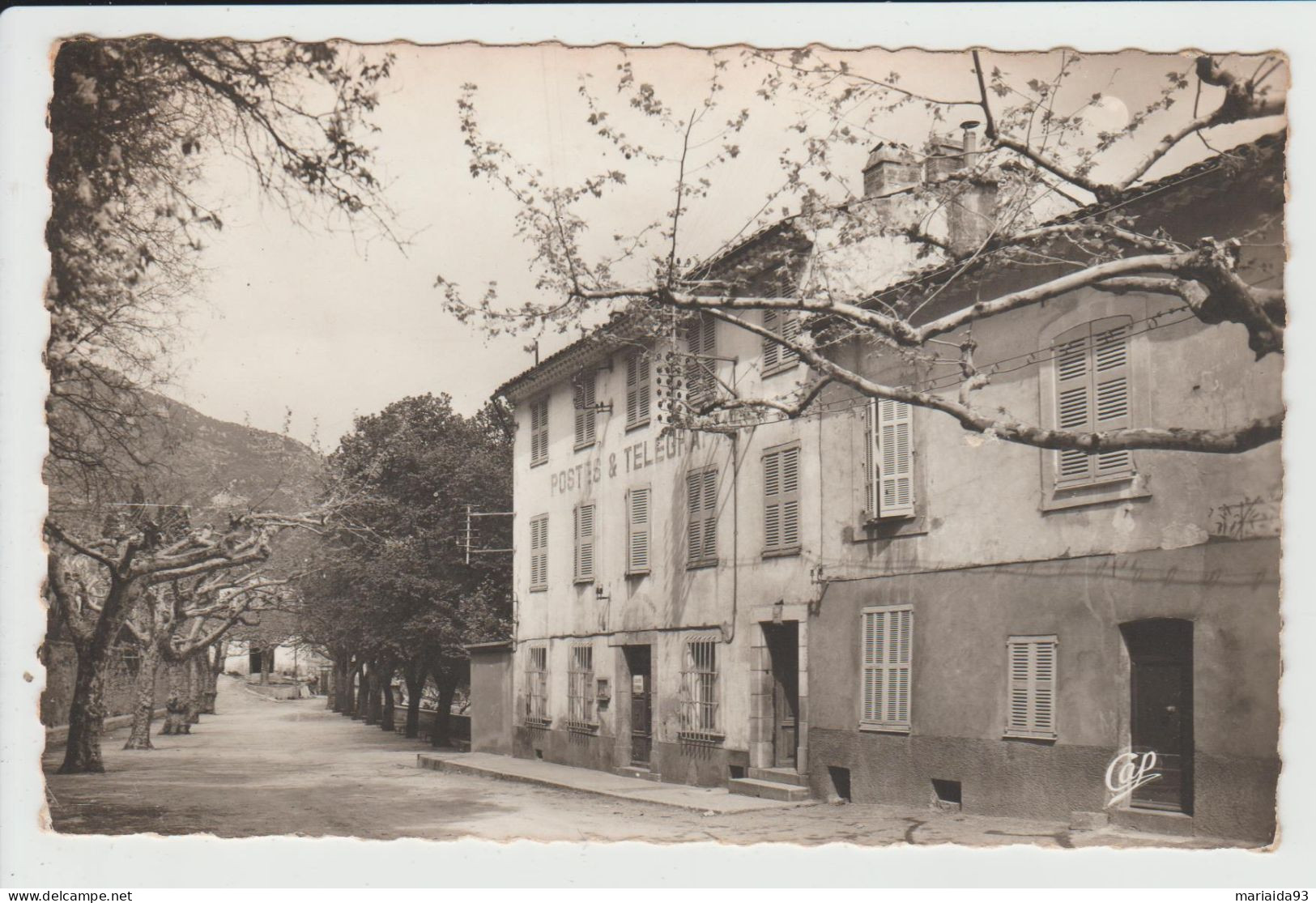 BARGEMON - VAR - LA PLACE SAINT ETIENNE ET LE JEU DE BOULES - Bargemon