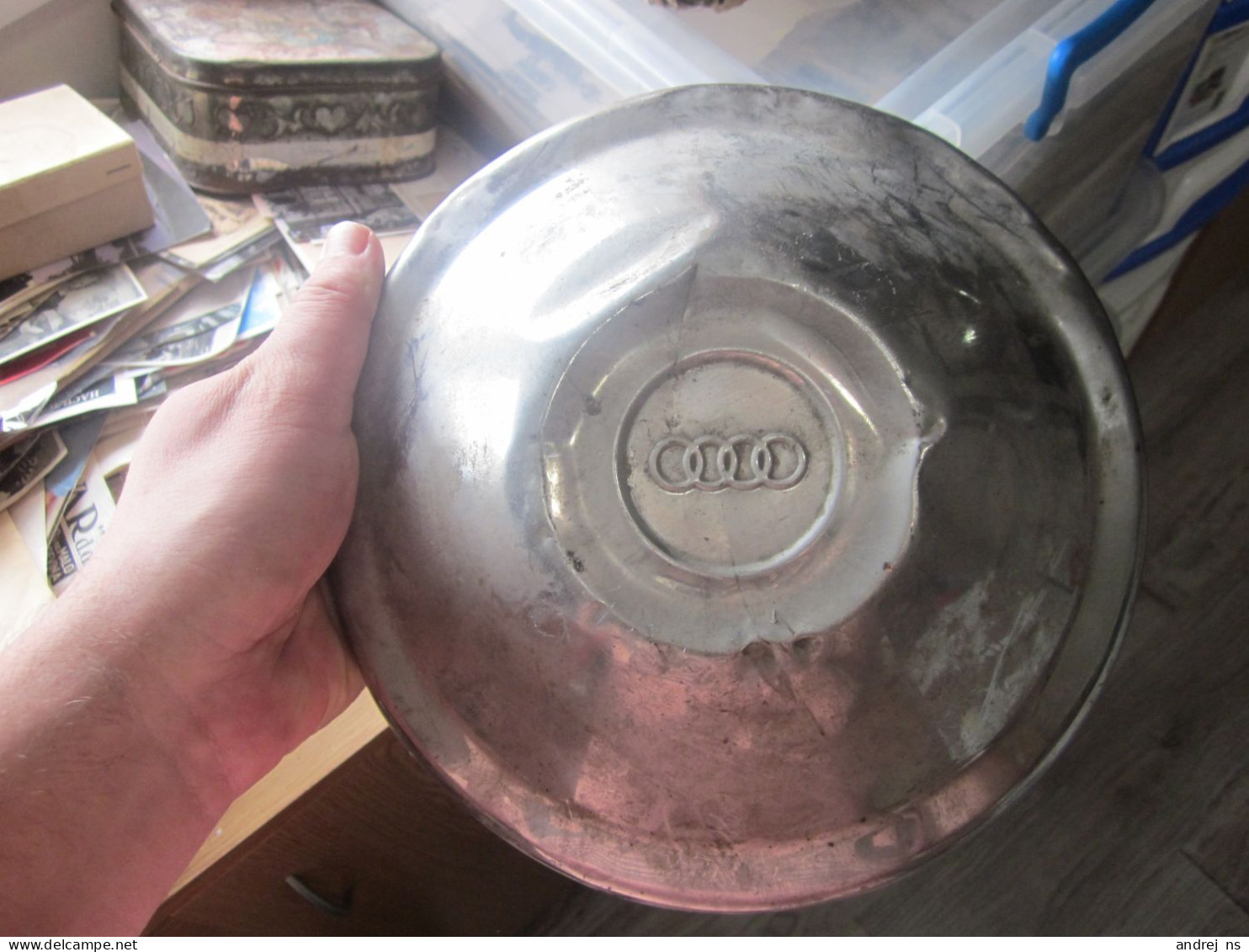 Audi, Old Wheel Cap From An Audi Car - Voitures