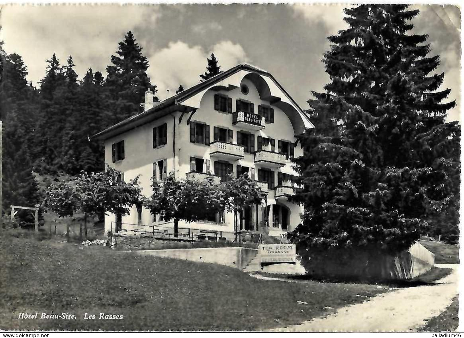 VAUD LES RASSES HOTEL BEAU-SITE - Ed. Deriaz Baulmes No 8423 - Circulé Le 04.08.1952 - Baulmes