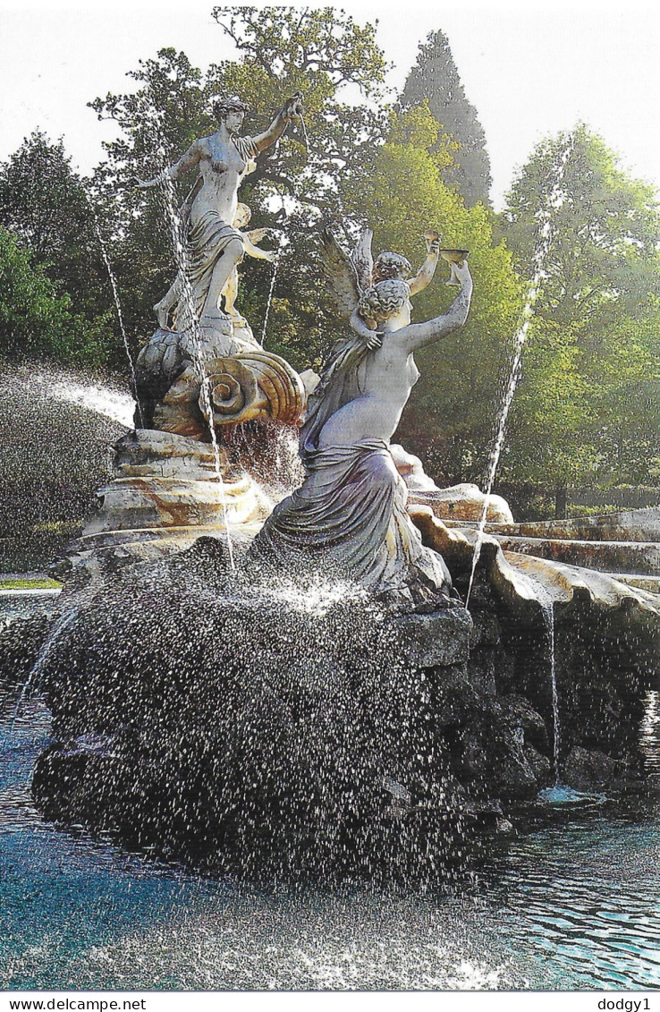 THE FOUNTAIN OF LOVE, CLIVEDEN, BUCKINGHAMSHIRE, ENGLAND. UNUSED POSTCARD   Ph4 - Buckinghamshire