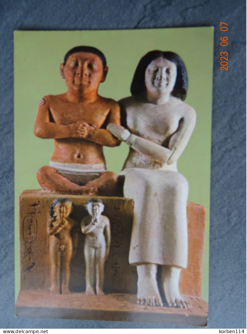 DWARF SENEB HIS WIFE SENETYOTES AND TWO CHILDREN 5 TH DYN. 2560 B.C. - Musées