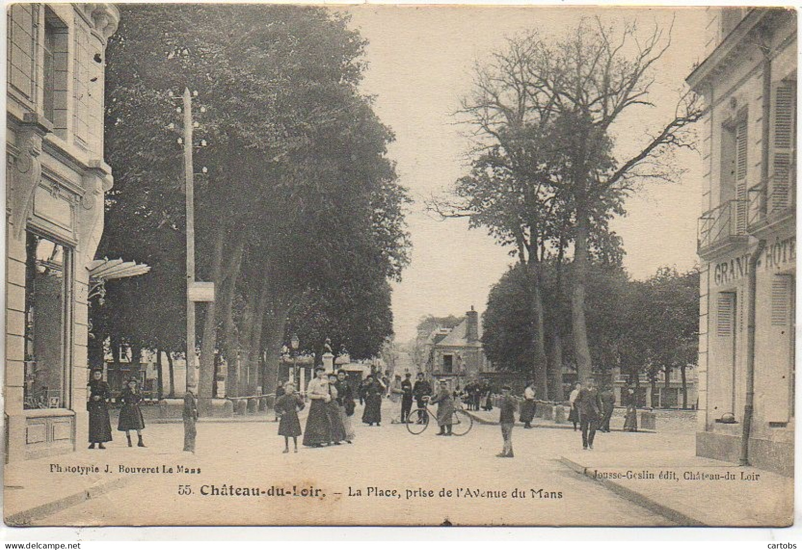 72 CHATEAU-du-LOIR   La Place , Prise De L'Avenue Du Mans - Chateau Du Loir