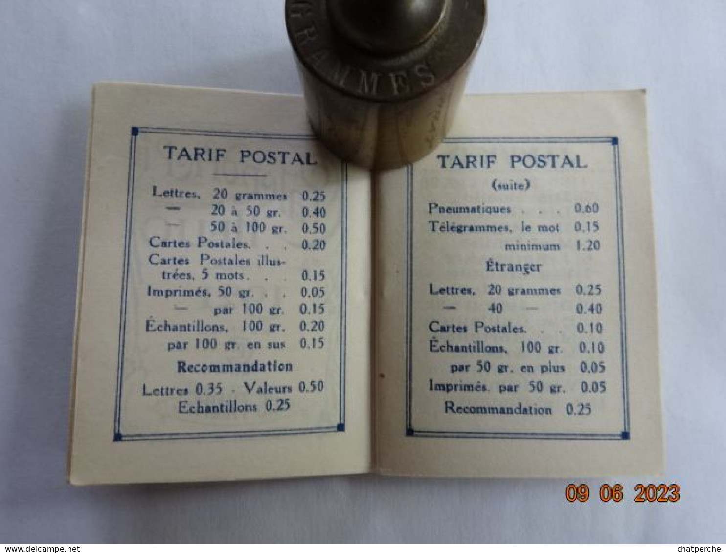 CALENDRIER  1921 CALENDRIER HELIO FEMME EN CHAPEAU ET MANCHON FOURRURE  PHARMACIE  DES DEUX MONDES  PARIS - Petit Format : 1921-40