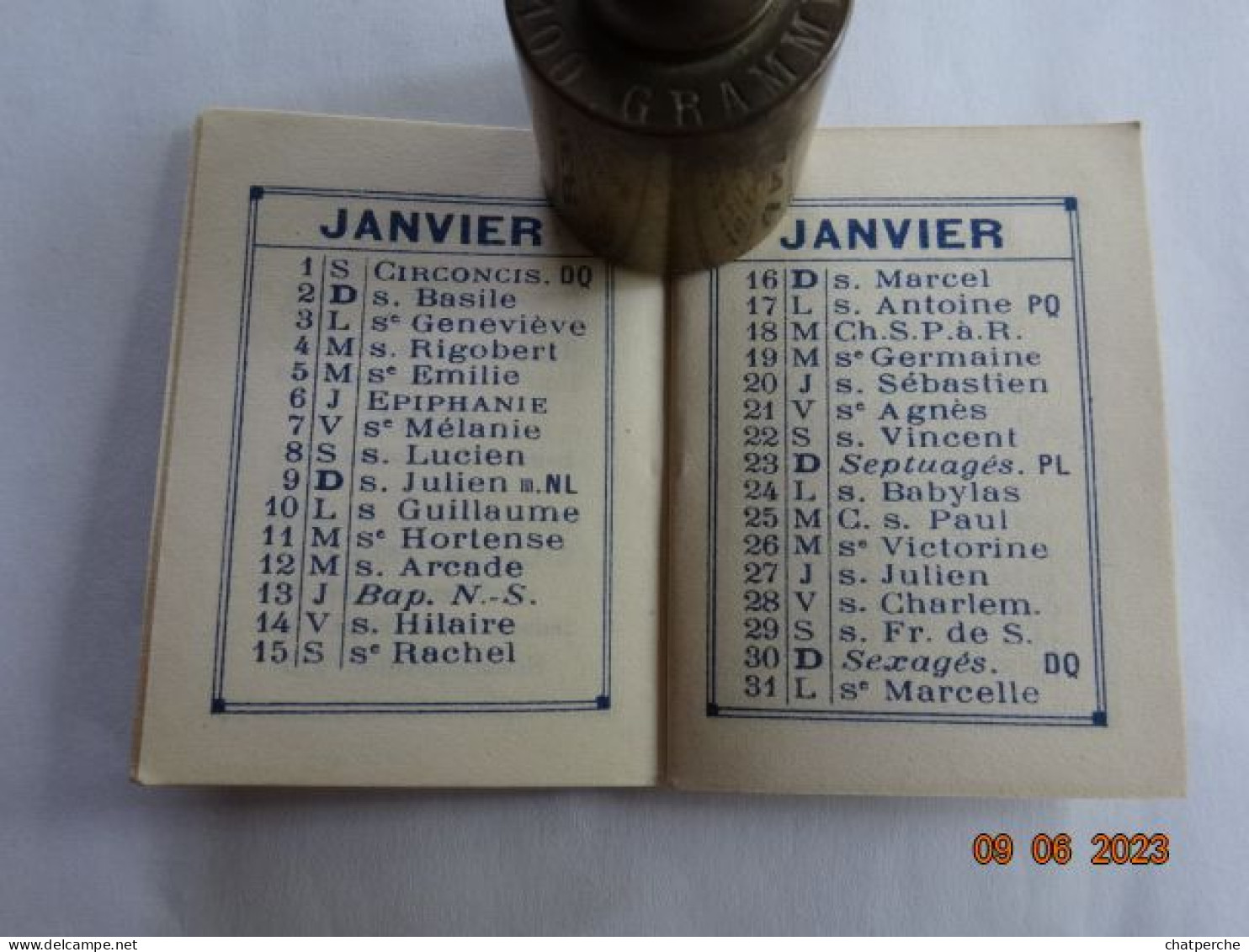 CALENDRIER  1921 CALENDRIER HELIO FEMME EN CHAPEAU ET MANCHON FOURRURE  PHARMACIE  DES DEUX MONDES  PARIS